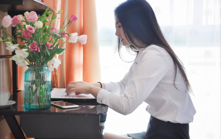 动‌​⁣漫里的女仆装从服~#*务到时尚的文化符号
